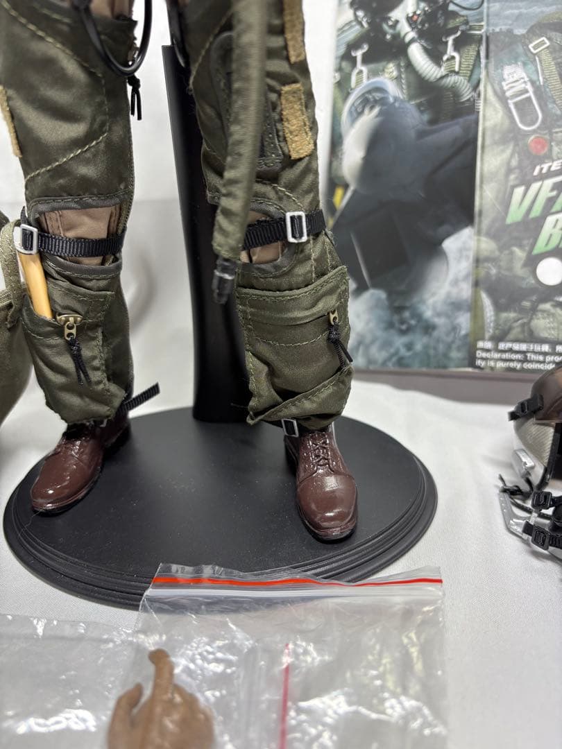 VeryHot製 VFA-154 BLACK KNIGHTS“ディカプリオ似 ”