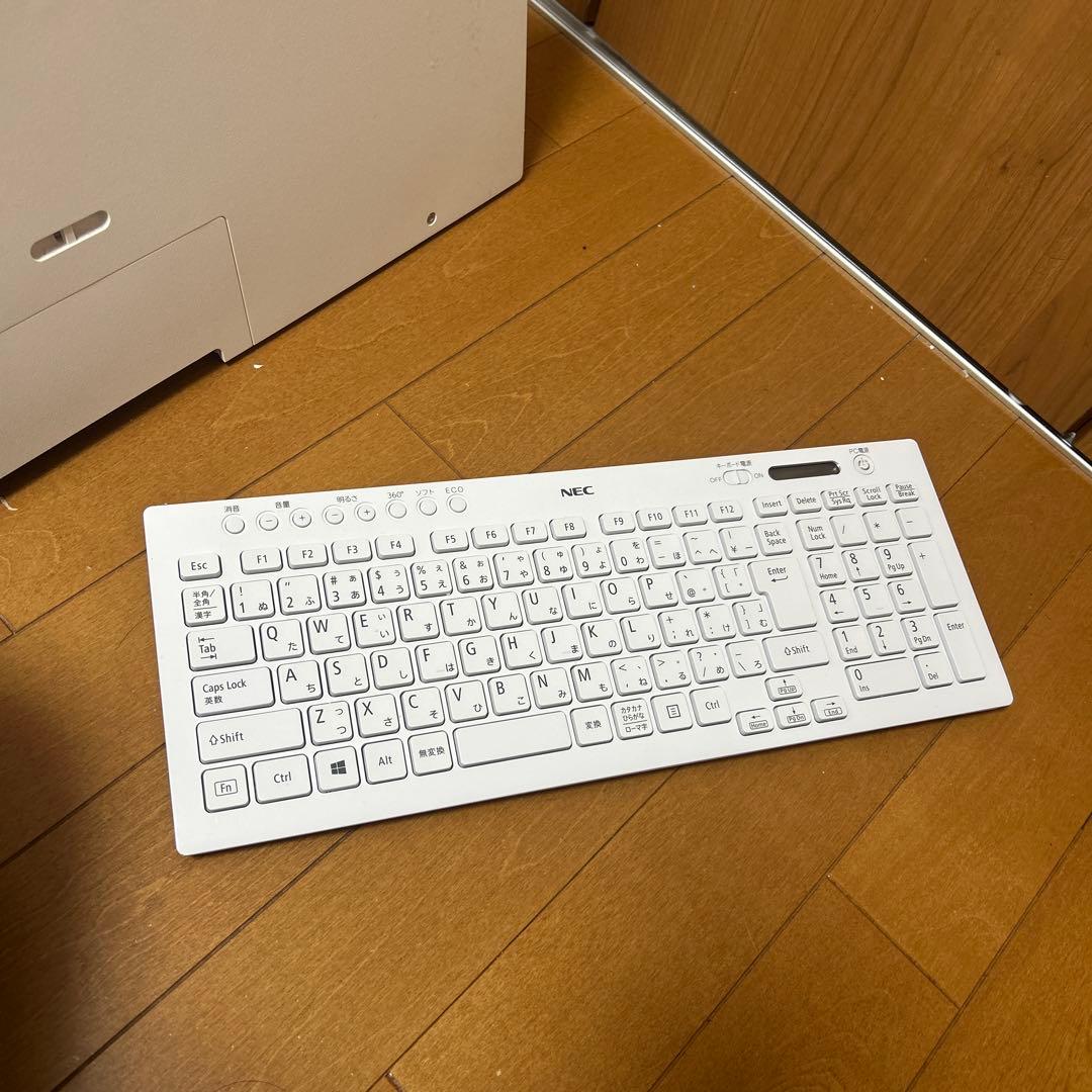 NEC デスクトップPC ホワイト 本体とキーボード