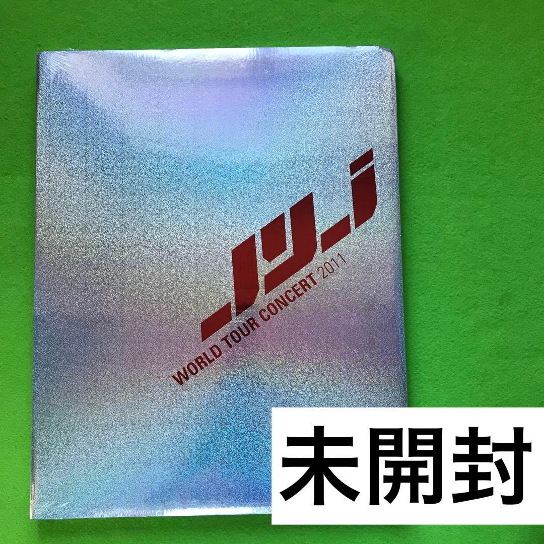 まとめ購入状態確認用1000■ TOUR CONCERT 2011 パンフレット