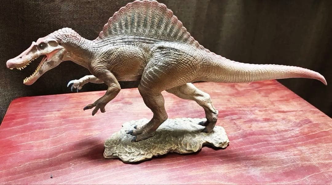 スピノサウルス フィギュア