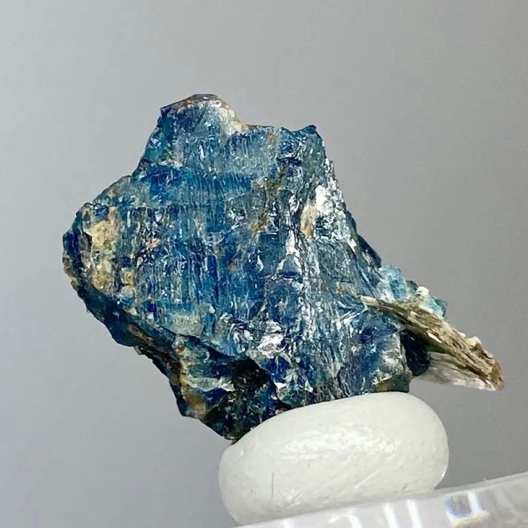 ユークレース　マイカ　ジンバブエ産　鉱物標本　原石鉱石　天然石　ストーン