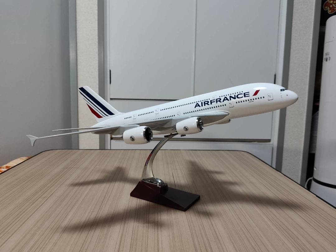中古品　飛行機模型　エールフランス　エアバス A380　スタンド付き※箱汚れあり