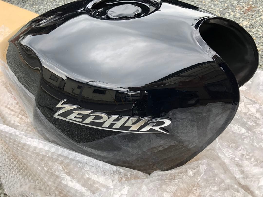 ゼファー 400 ゼファーχ タンク　純正オリジナル　新品　希少