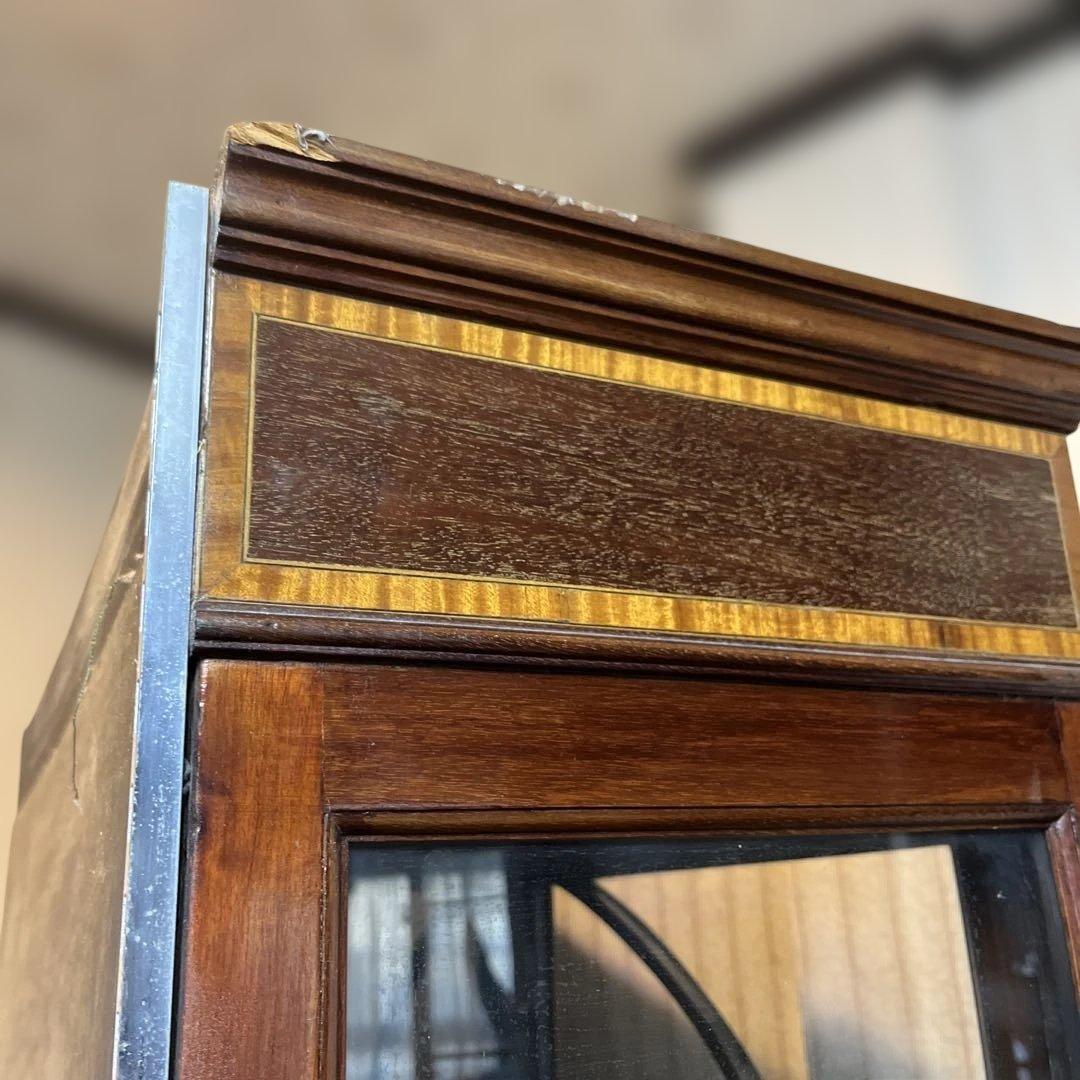 英国アンティーク　木製ガラス扉キャビネット