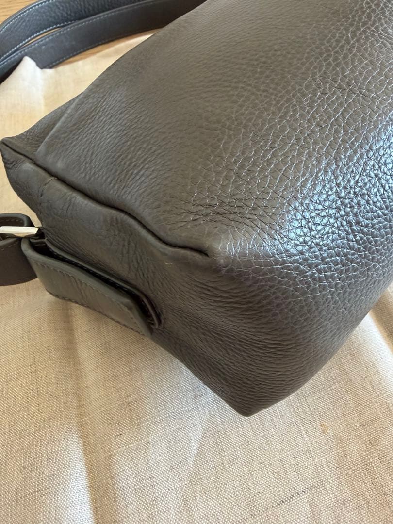 HIROFU【ヴィータ】レザーショルダーバッグ S 2WAY 本革　グレー