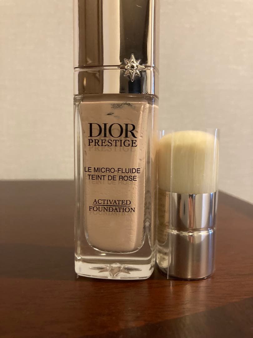 ディオールプレステージルマイクロフルイドタン　ONニュートラル30ml