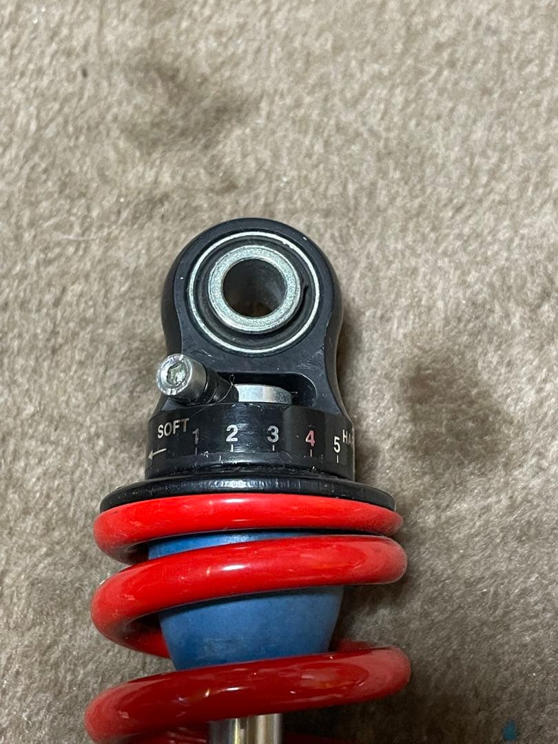 ビチューボ　減衰調整付リヤショック　ライブディオ　ジョグなど