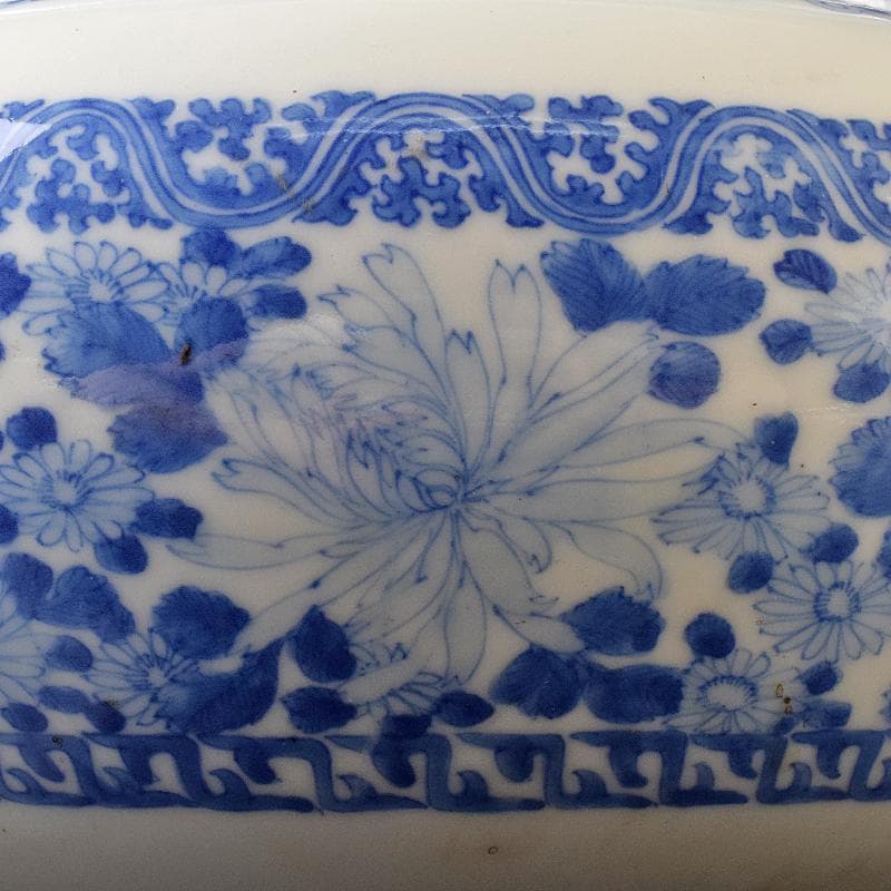 瀬戸焼　古瀬戸　染付　花文　蝶三足　大火鉢　大香炉　M　R8176B