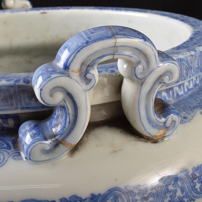 瀬戸焼　古瀬戸　染付　花文　蝶三足　大火鉢　大香炉　M　R8176B