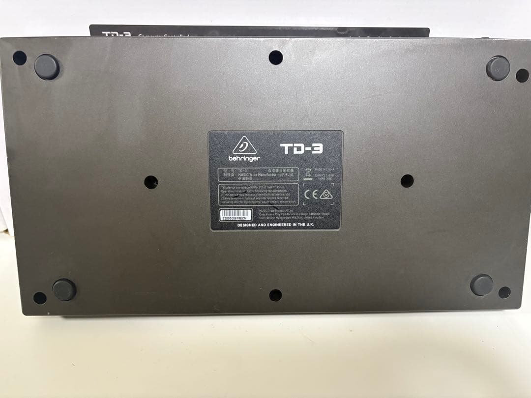 Behringer TD-3-BK アナログベースシンセサイザー