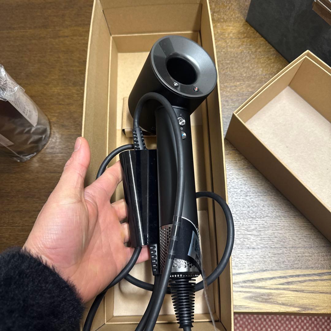 ブラック ヘアドライヤー 円形ノズル付き