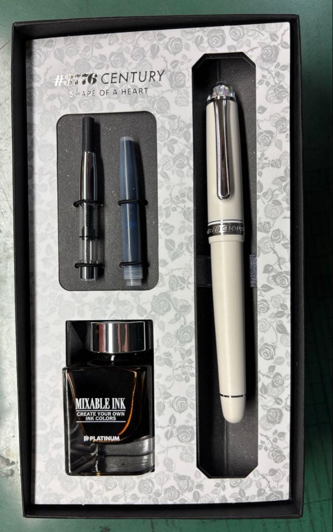 【希少美品完品】センチュリー 「シェイプ・オブ・ハート」イヴォワール F