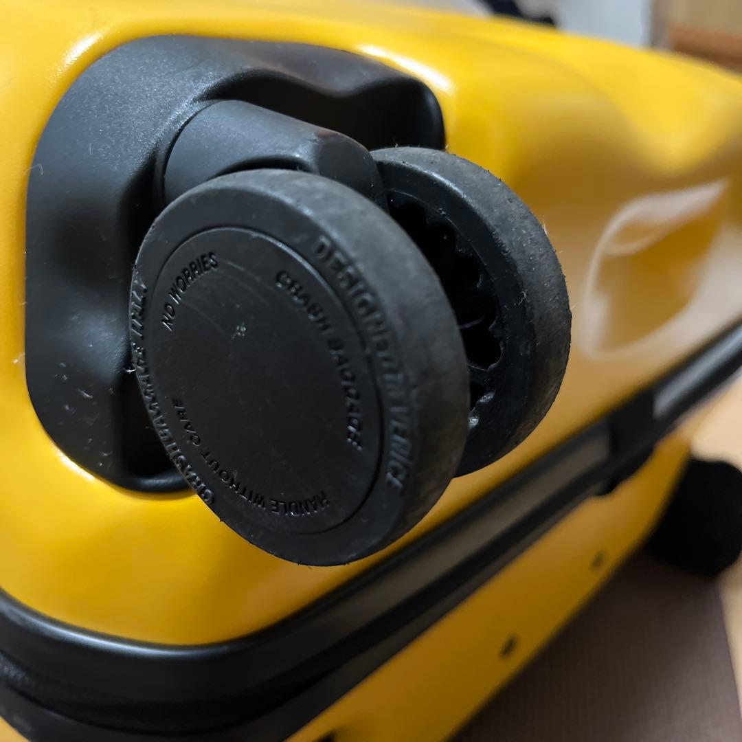 クラッシュバゲージCRASH BAGGAGE Mサイズ65Lスーツケース