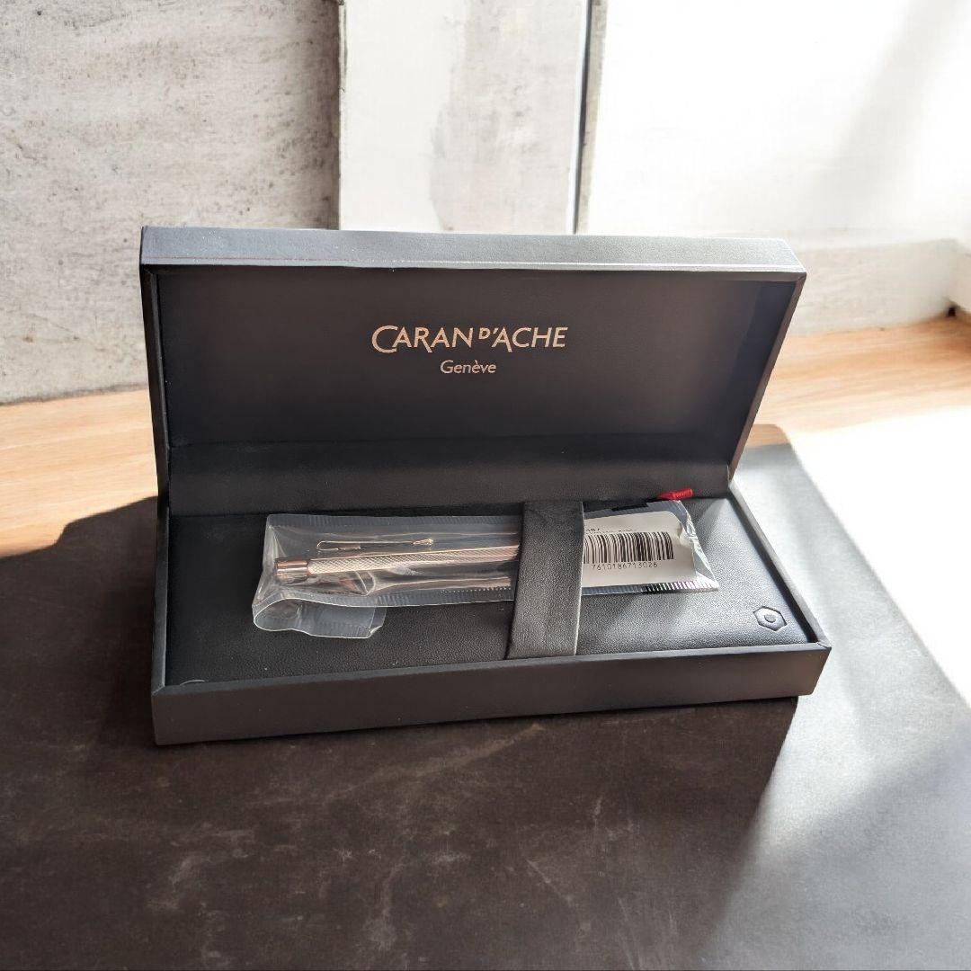 CARAN d'ACHE カランダッシュ ボールペン　890-487