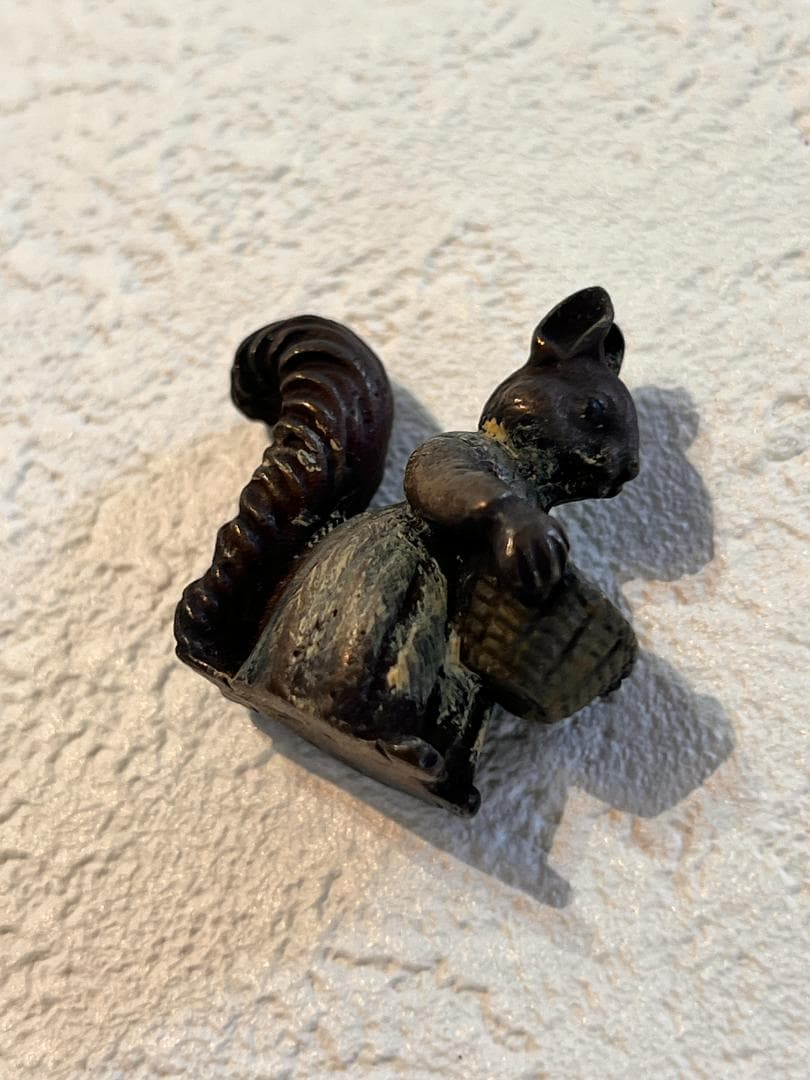 ビエナブロンズ　リスのフィギュア　ミニチュア