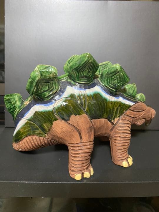 恐竜の置物
