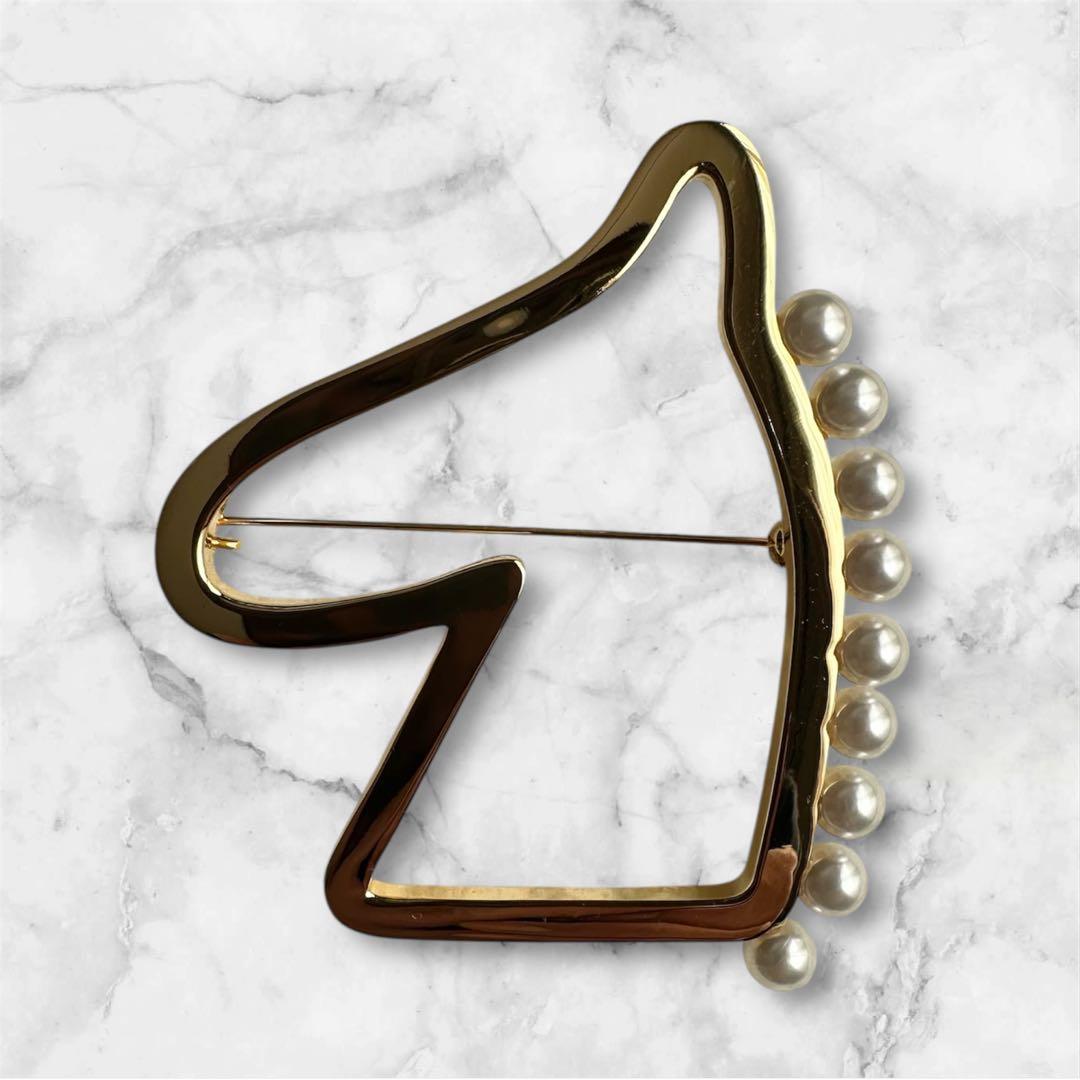 SEVEN TEN by miho kawahito ホースブローチ