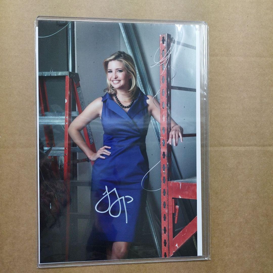 イヴァンカ　トランプ　直筆サイン入りフォト　証明書付き