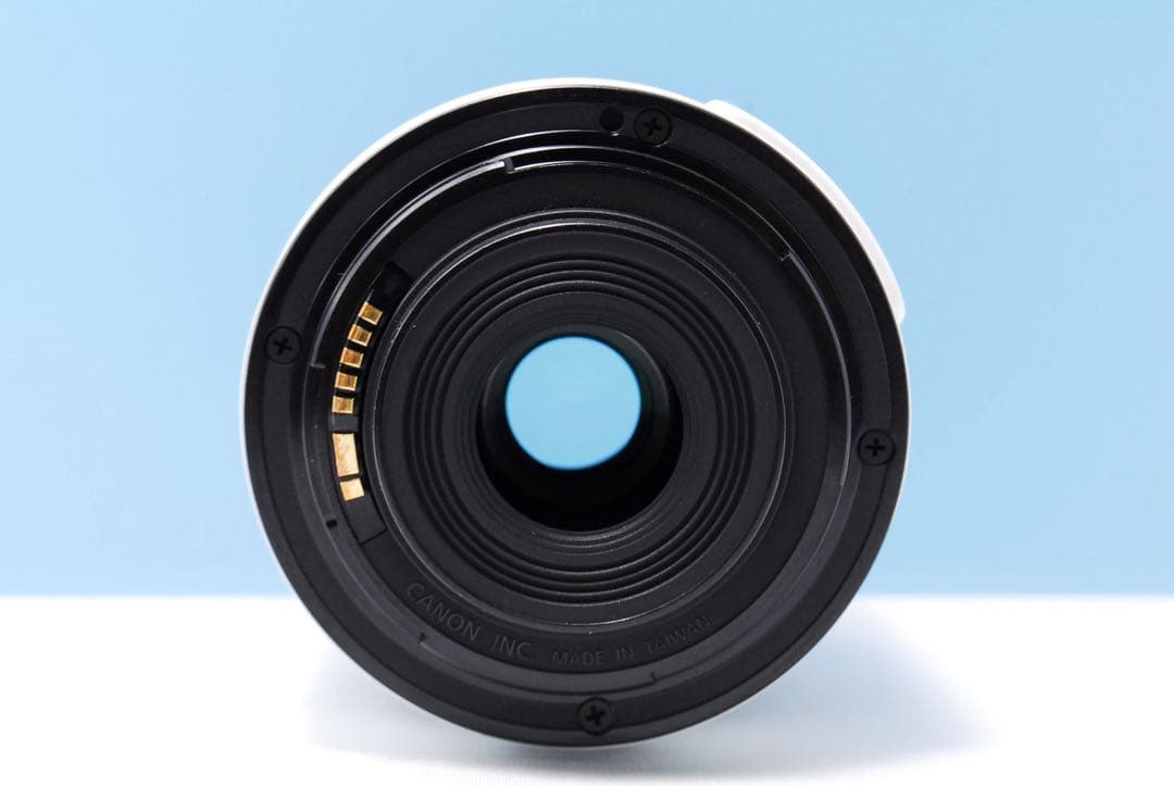 【人気色ホワイト】Kiss X7 手ぶれ補正 軽量 ショット数少ない☆