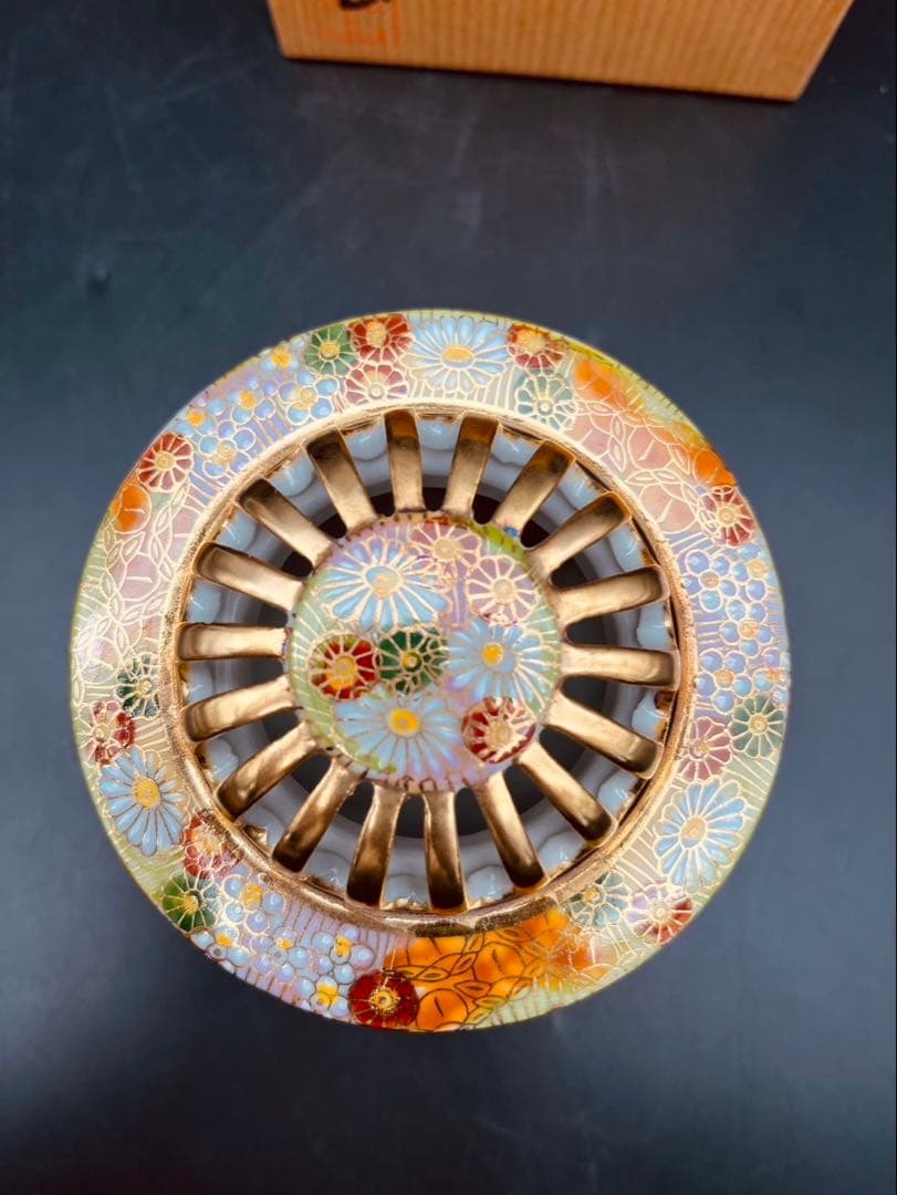 九谷焼 章山 金彩花詰 三足香炉