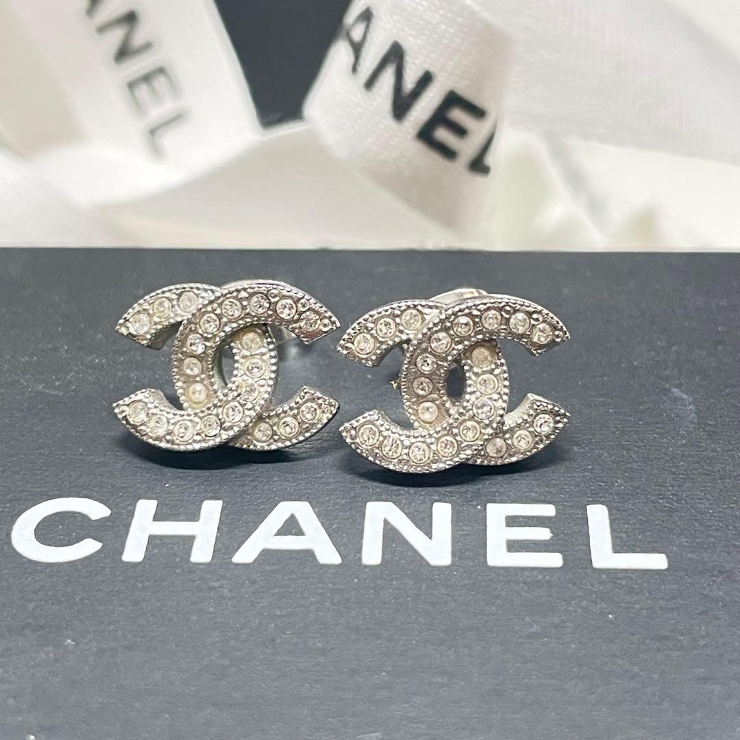 c*様 2020年　CHANEL ココマークロゴ ラインストーン　スタッドピアス