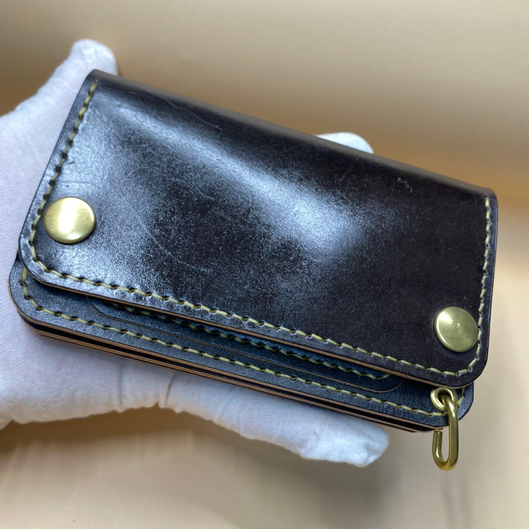 【無骨×上質】3層 丘染めブラック／ミドルトラッカーウォレット 折らずにお札収納