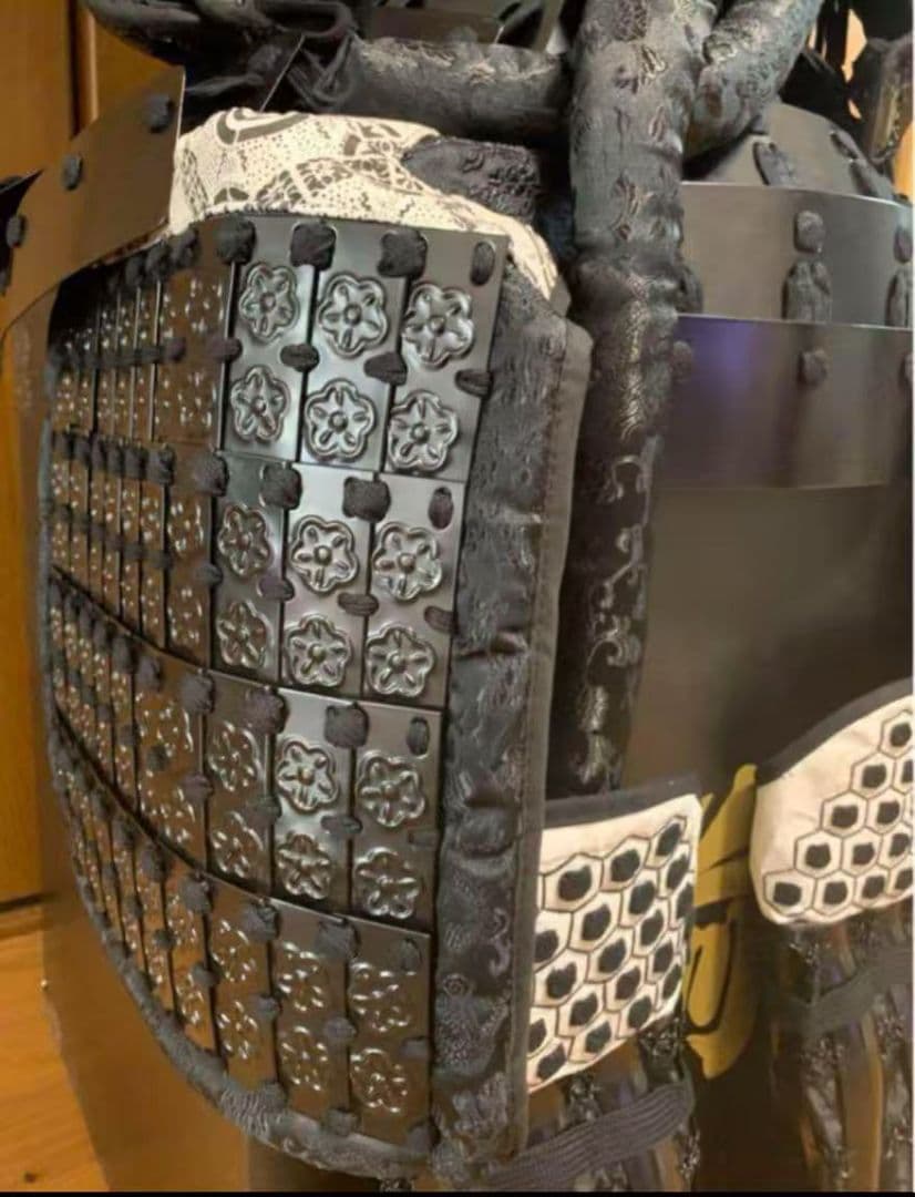 武具　甲冑　等身大　着用可能　兜　鎧　新品