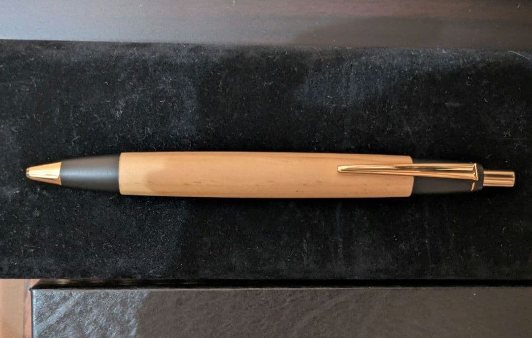 極美品　野原工芸　ウッドヒル隠岐　木のボールペン　スタンダード　隠岐の黒松