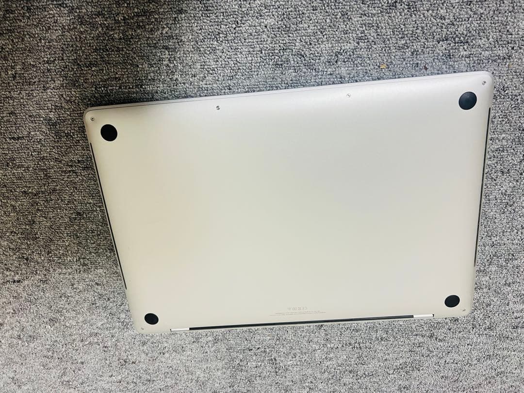 Macbook Pro 2019 16インチ i9 32GB SSD 1TB