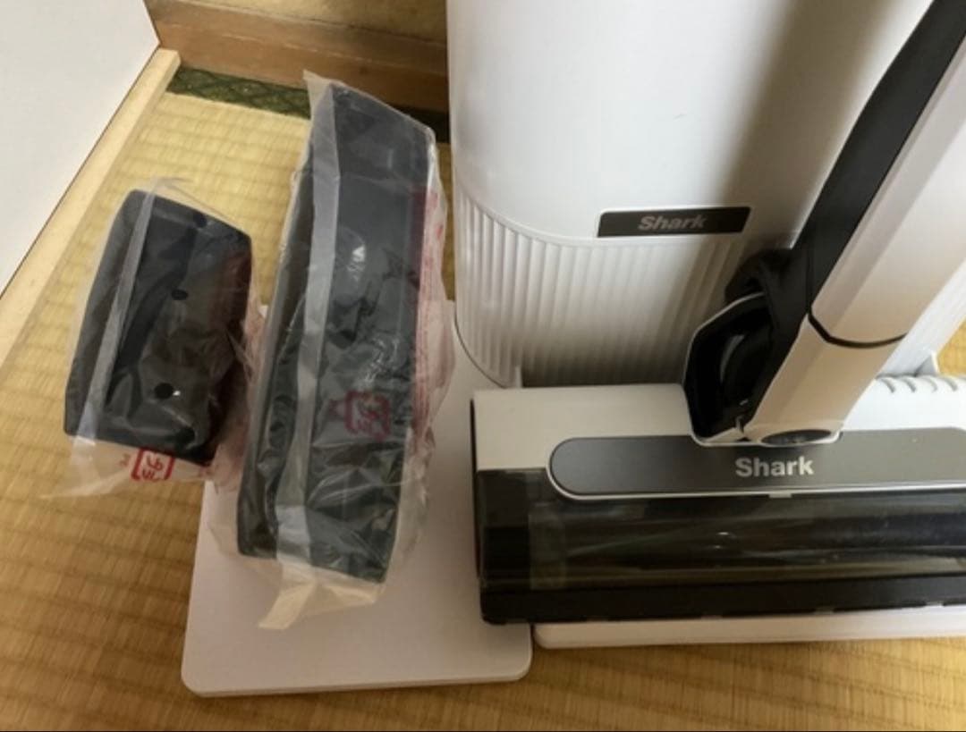 【超美品✨即日発送】shark ハンディークリーナー CS150JAE