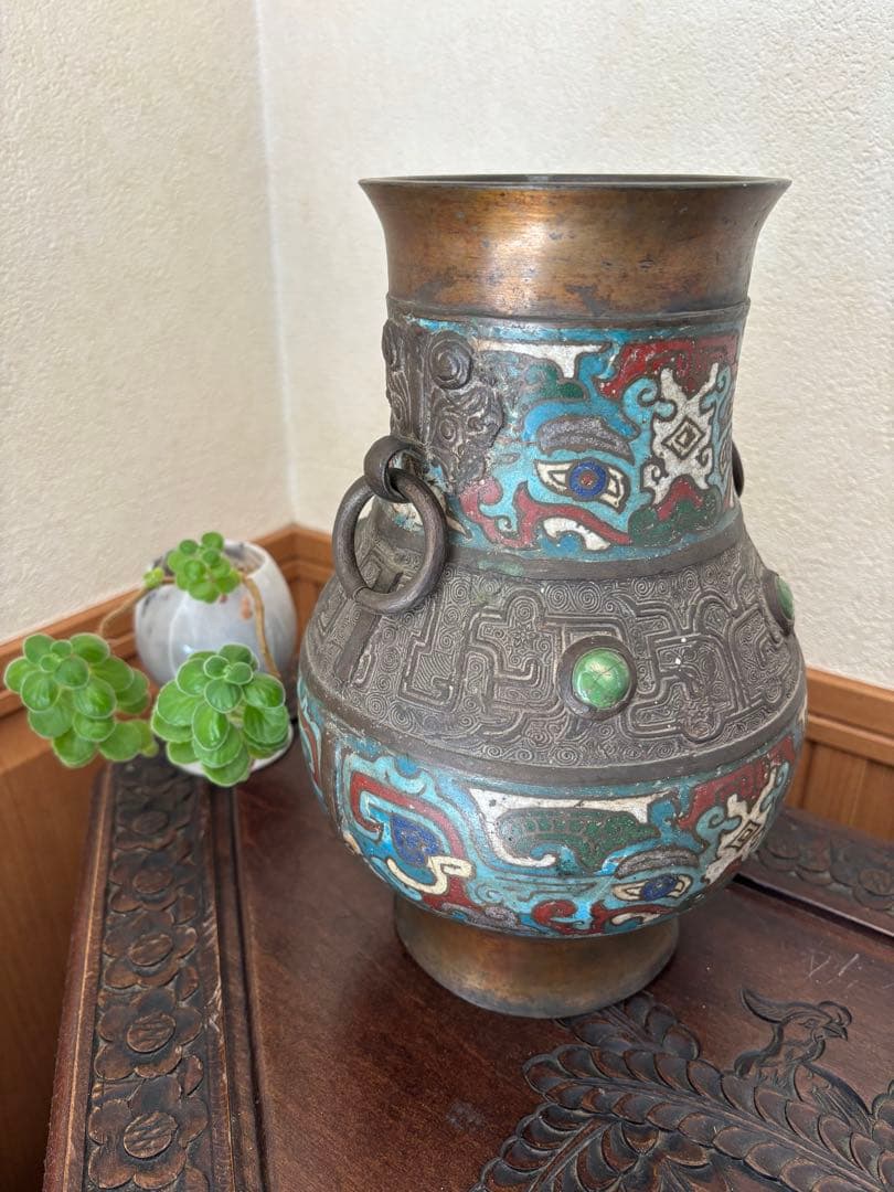 中国風金属製花瓶　歴史的な壺