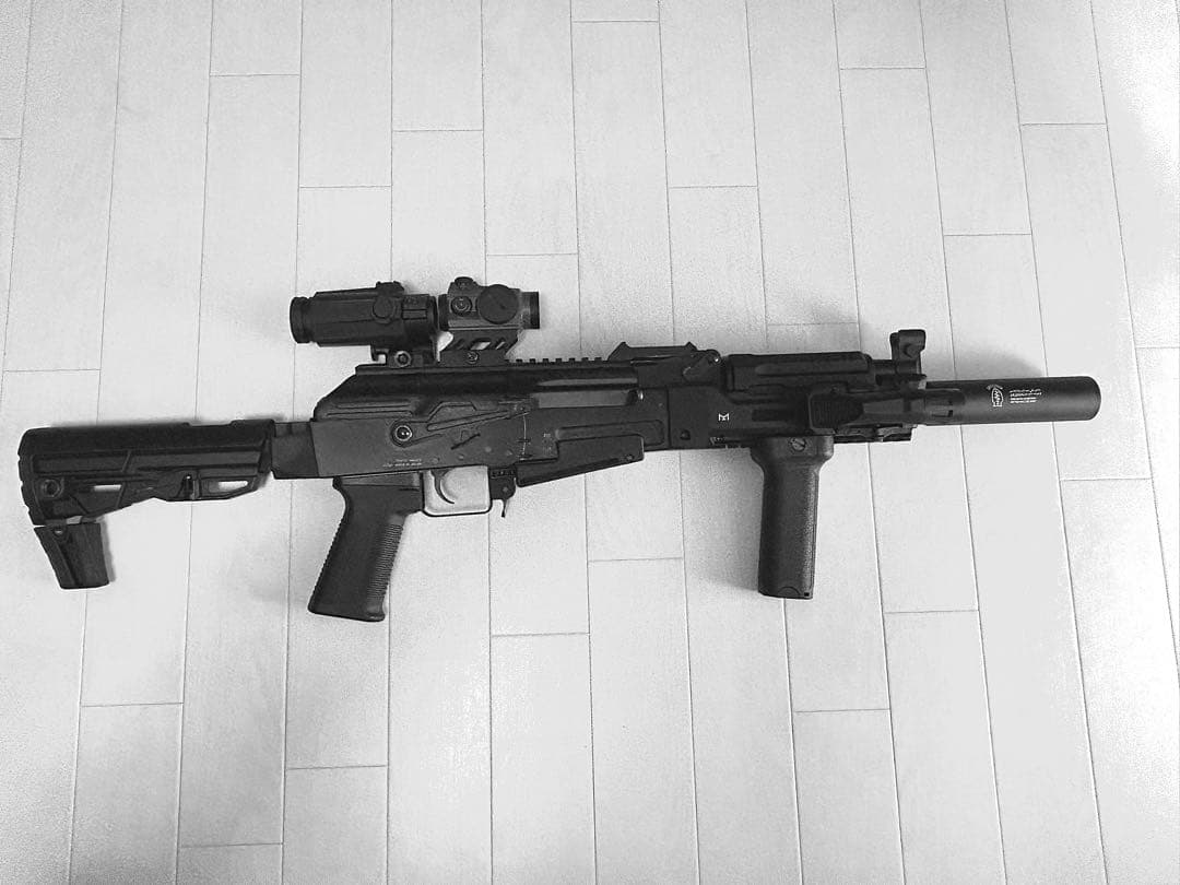 東京マルイ　AKストーム(トップレール加工)　※最終値下げ