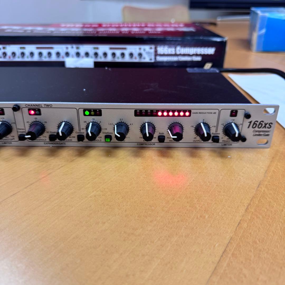 dbx 166xs Compressor 2チャンネル