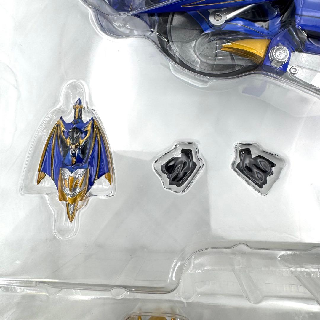 ✨未使用✨ S.H.Figuarts 仮面ライダーナイトサバイブ&ダークレイダー