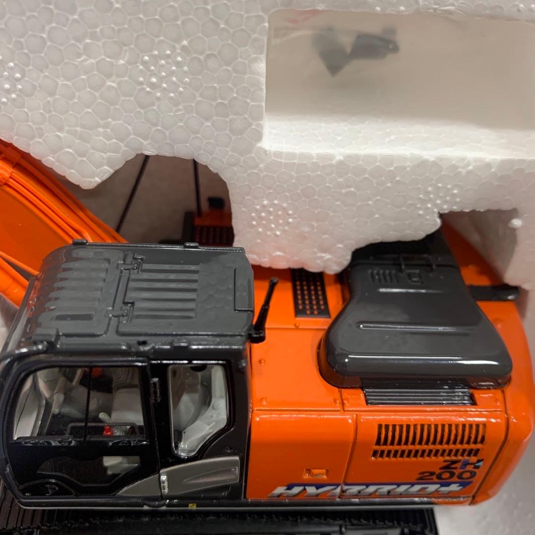 【石マル】日立建機ミニチュア　ハイブリットショベルZH200 1/50