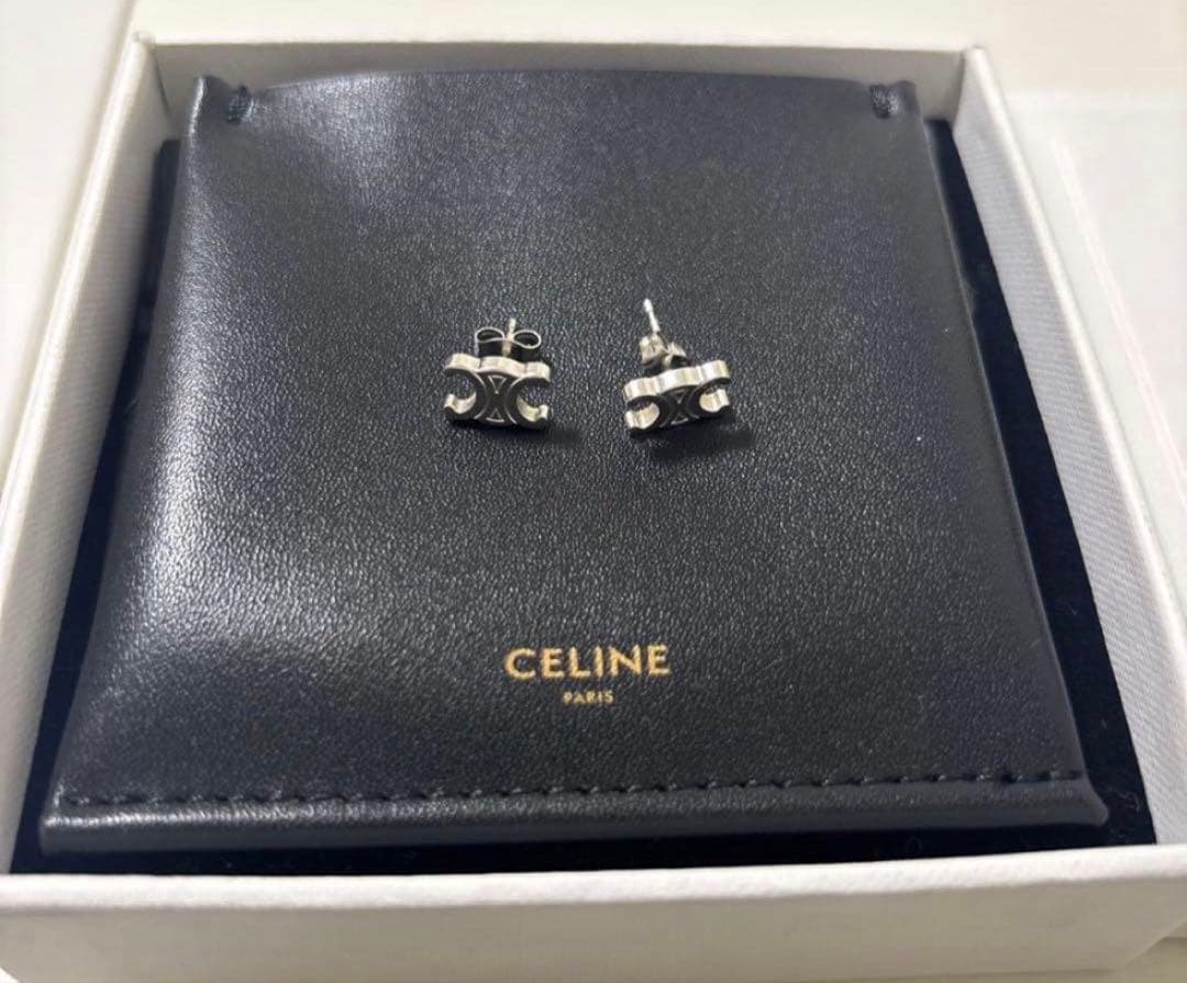 CELINE トリオンフ スタッズ ピアス