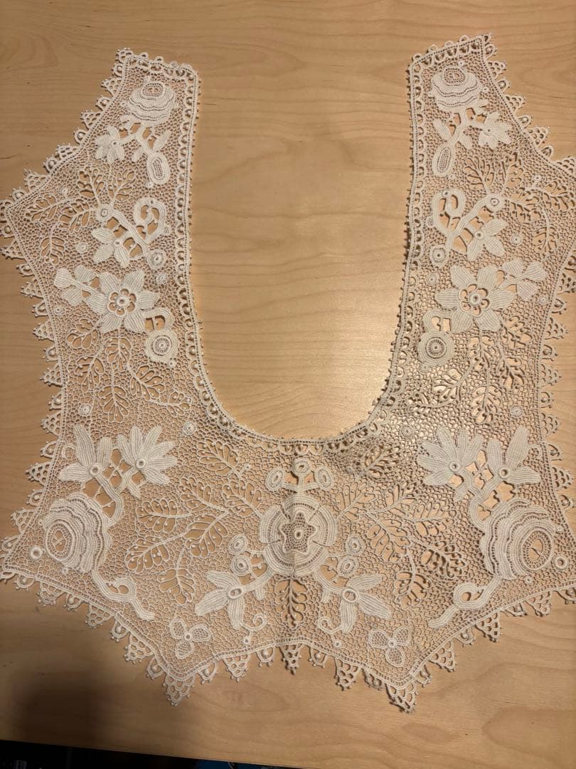 花柄刺繍レース Uネック