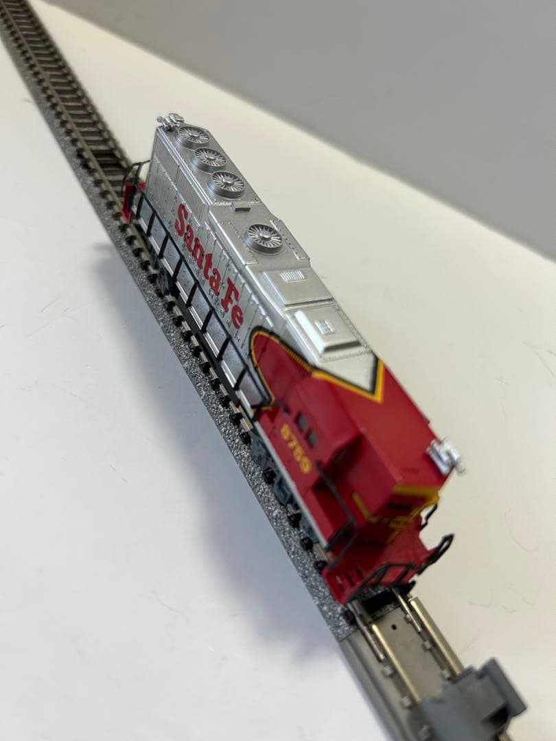 美品　Bachamann N Scale GP 50-SANTA FE 8759