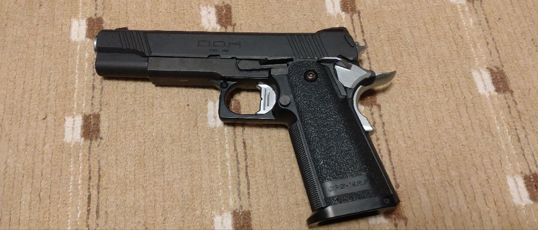 ハイキャパ5.1 D.O.R CAL .45 GBB 予備マガジン付