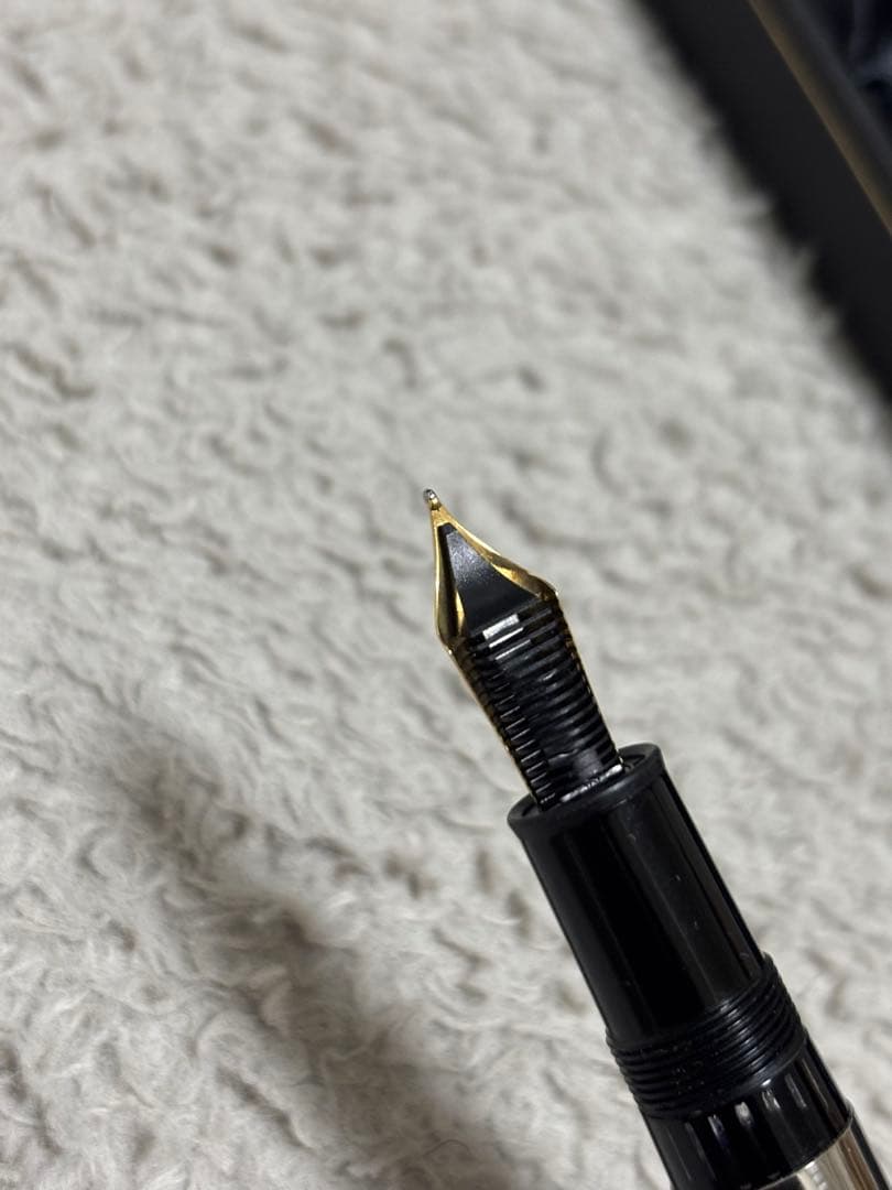 MONTBLANC 万年筆 マイスターシュテュック ソリテール カーボン　希少