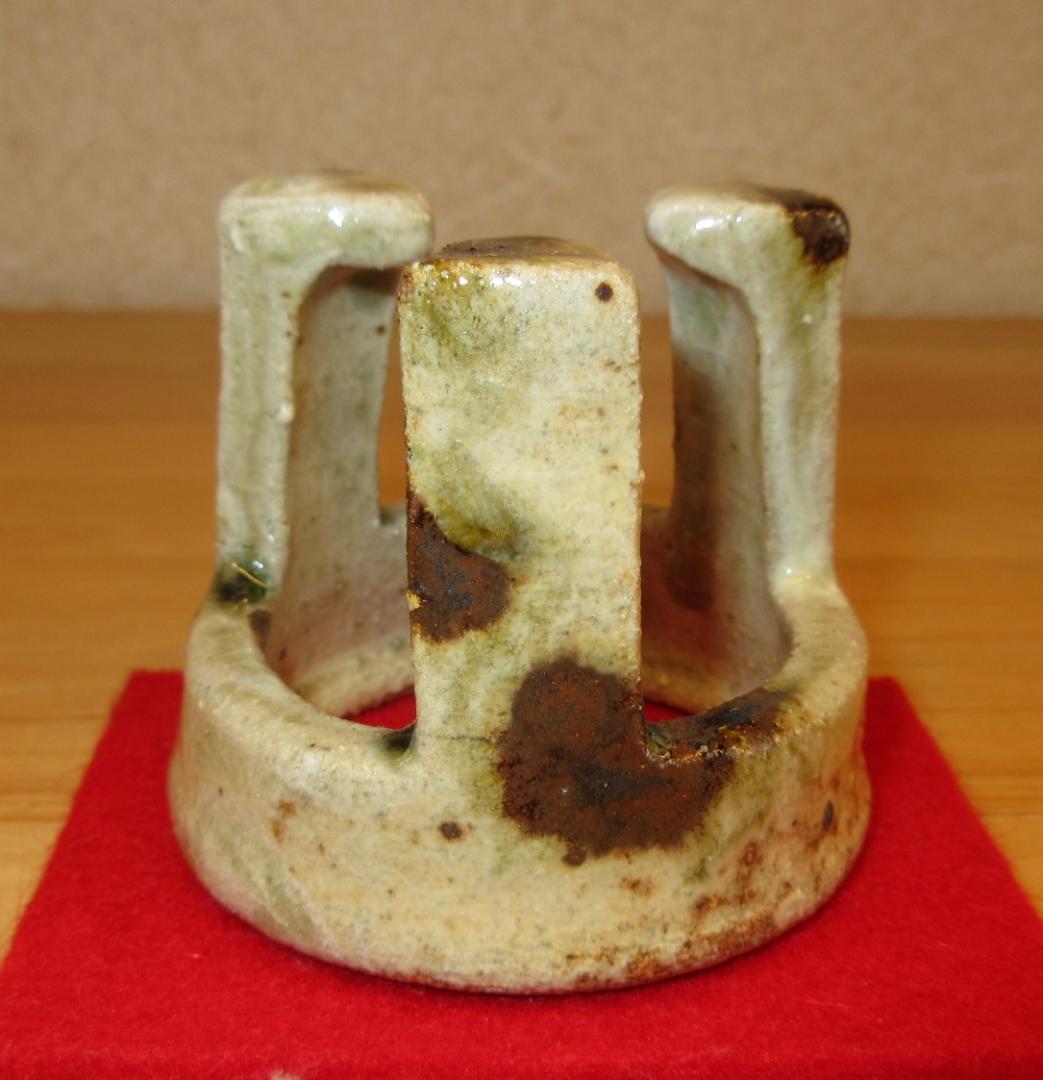 送料込【逢絢亭】茶道具 蓋置 美濃焼 美濃伊賀 五徳の形 加藤弥右衛門 共箱入り