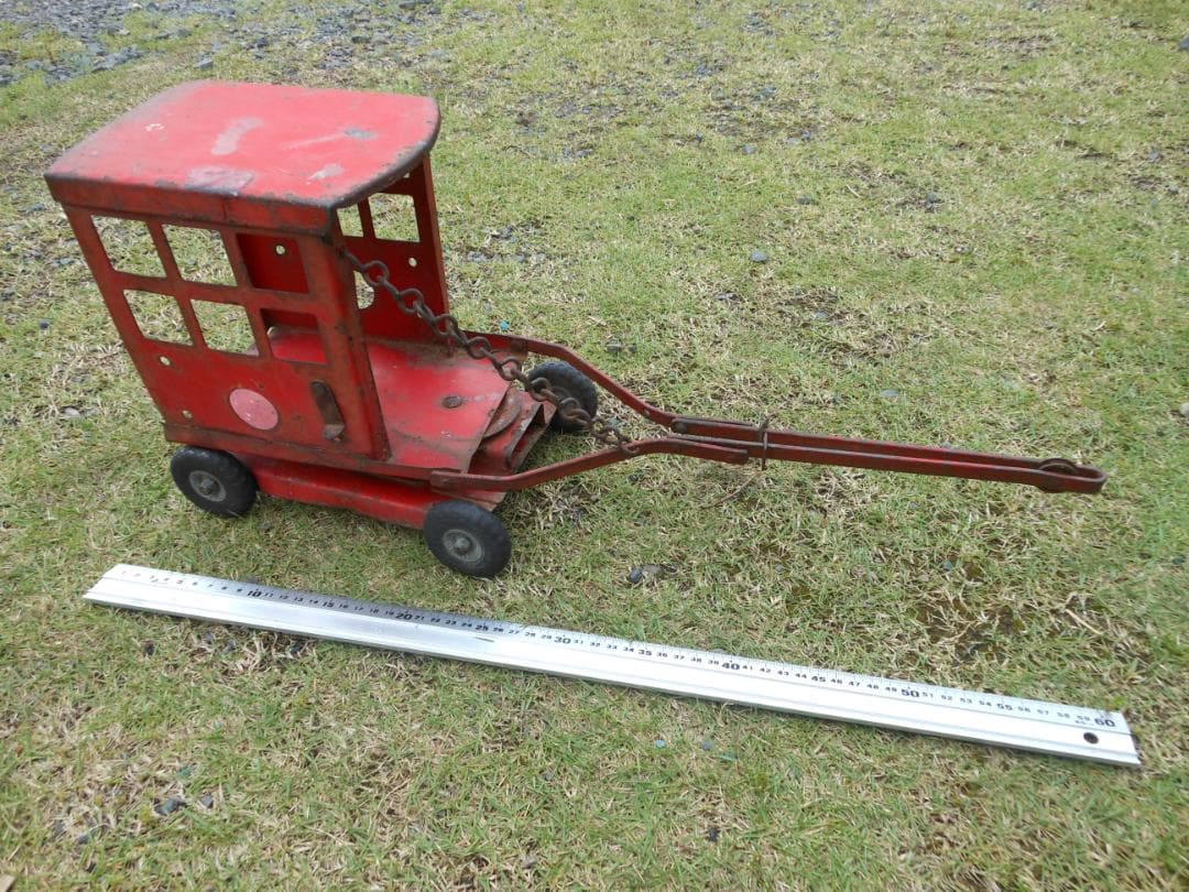 赤い トライアングクレーン　移動式クレーン　モバイルクレーン