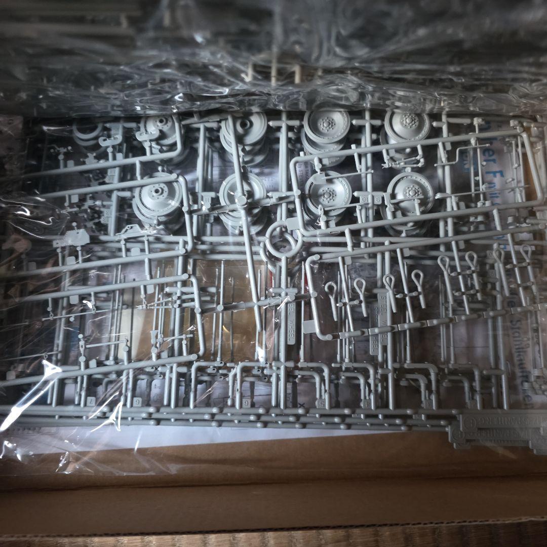 ドラゴン　トランペッター　パンターF IV号弾薬運搬車F型　セット