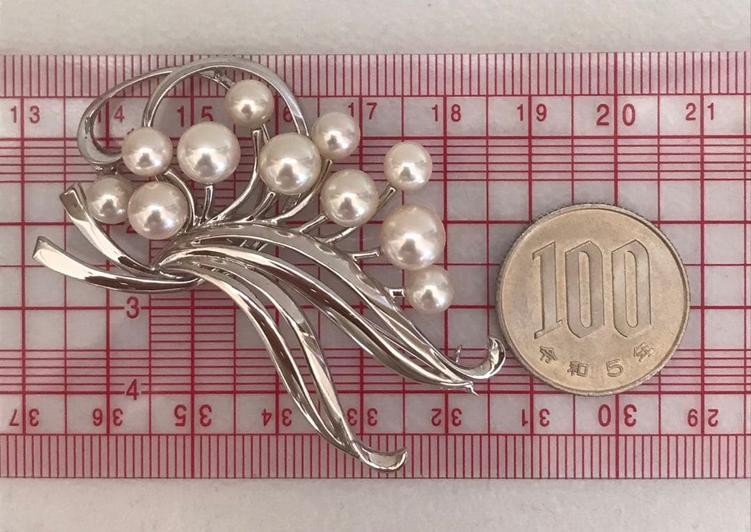 【特価！】MIKIMOTO 華やか　ゴージャス　AKOYA ブローチ