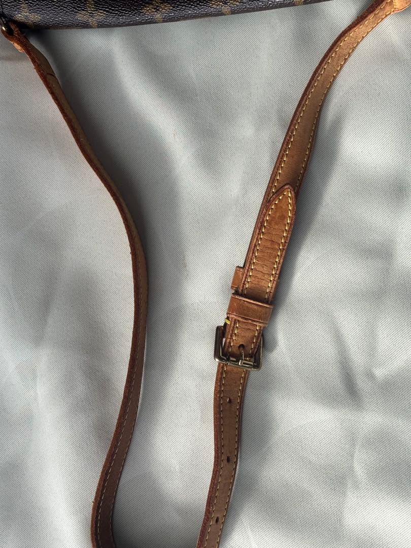 Lovis Vuitton ルイヴィトンモノグラムバッグ