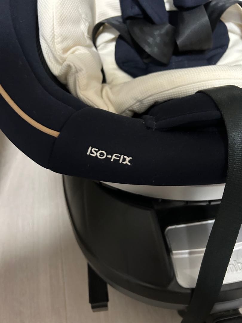 Combi ISO-FIX チャイルドシート クルムーブ