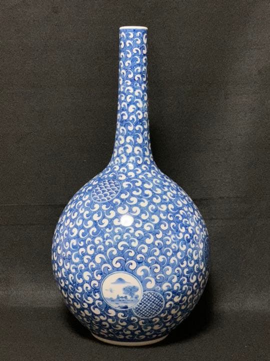 高さ43センチ　鍋島焼　白磁染付祥瑞文花瓶　鍋島青山作