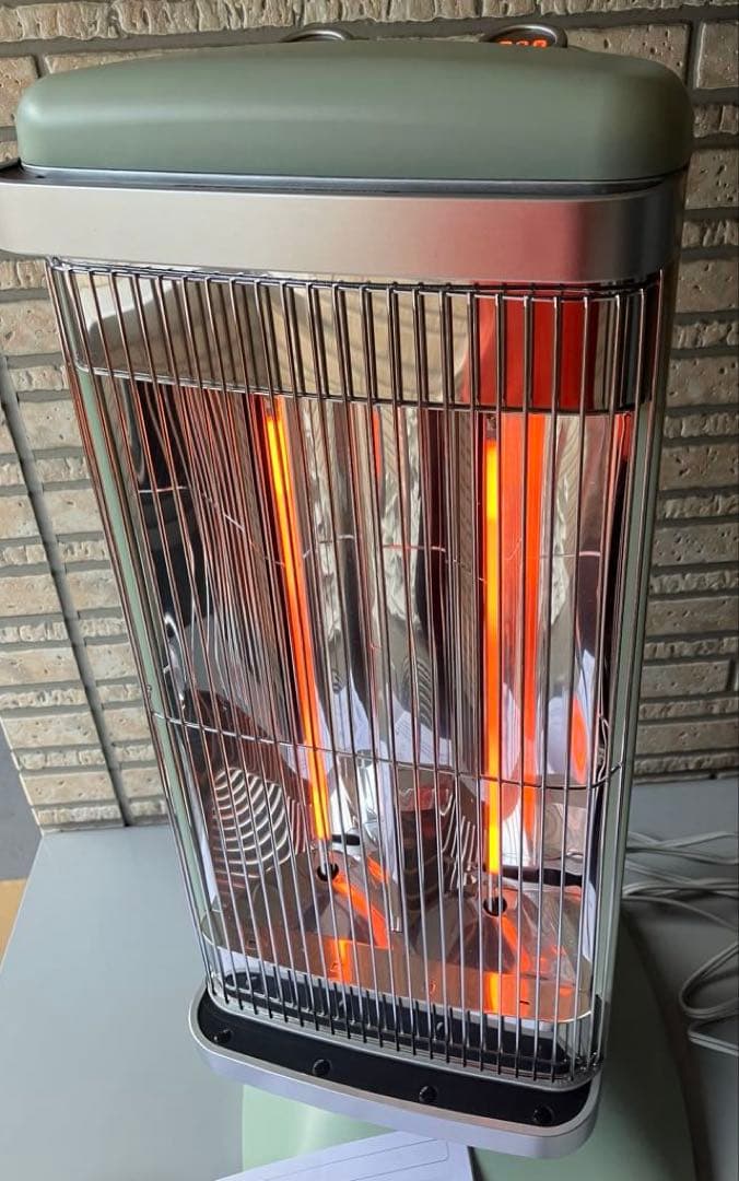 アラジン 遠赤グラファイトヒーター　電気ストーブ AEH-2G10BJ ヒーター