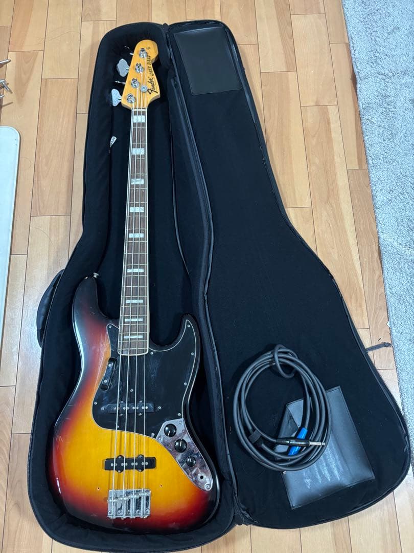 ベース Fender USA American Vintage