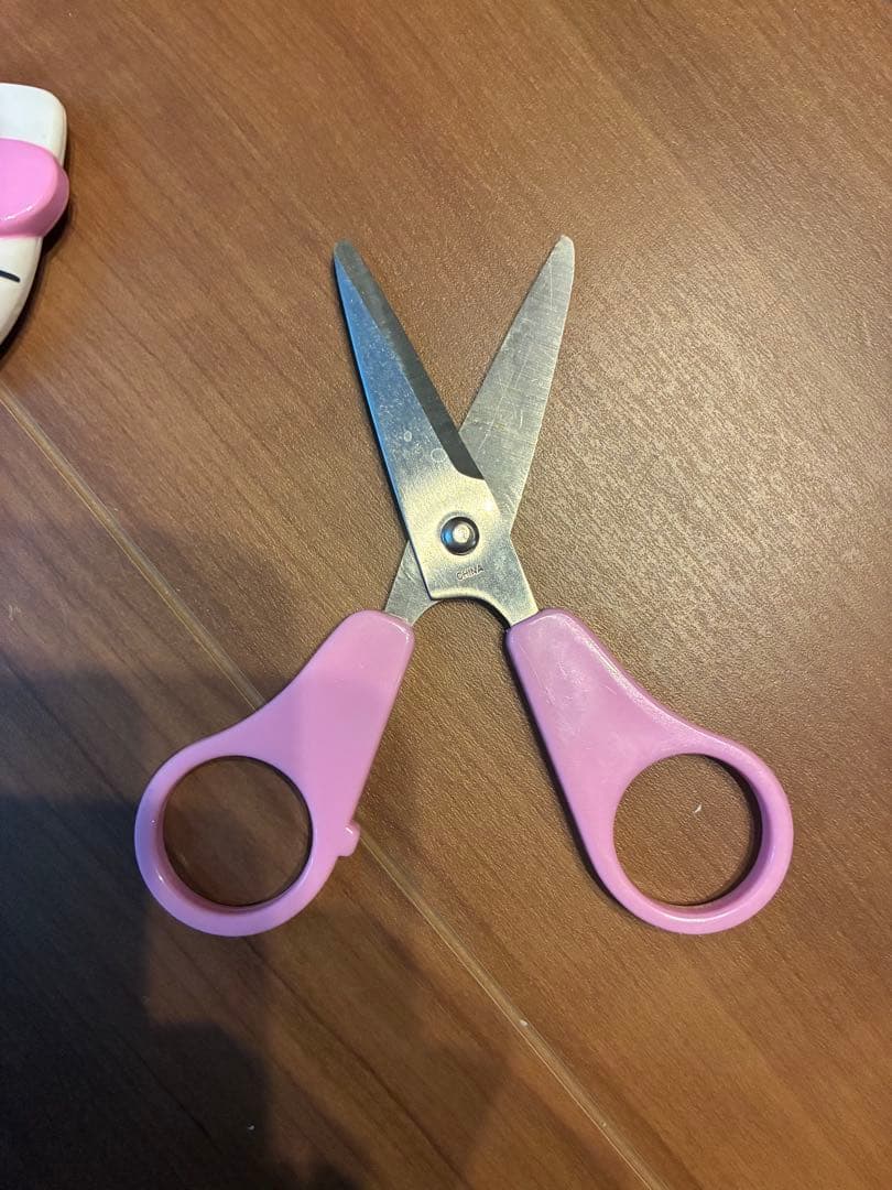 ハローキティ　フェイス型ハサミ